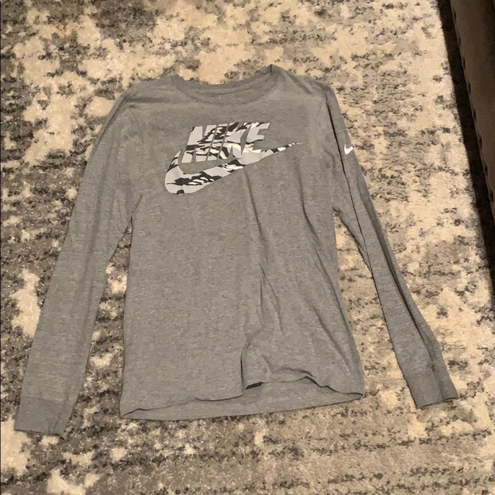Men’s long sleeve tee